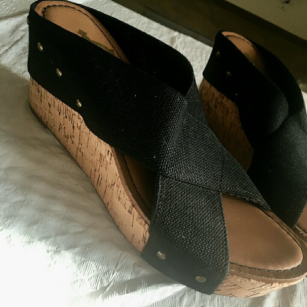 Crown Vintage Wedges